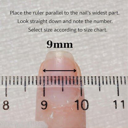Measurement guide for nail width with a ruler and finger